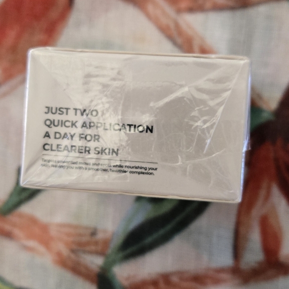 Natureerase Mole & Spot Removal - Picture 2 of 5